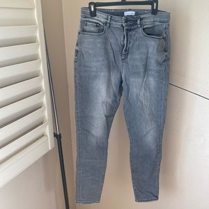 Size 31 gray curvy sculpt jegging